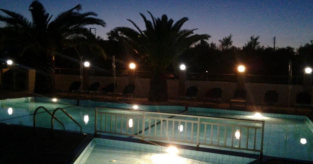 اليكاناس Zantegarden Apartments الغرفة الصورة