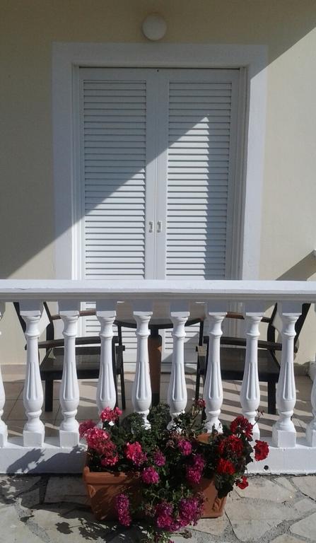اليكاناس Zantegarden Apartments الغرفة الصورة