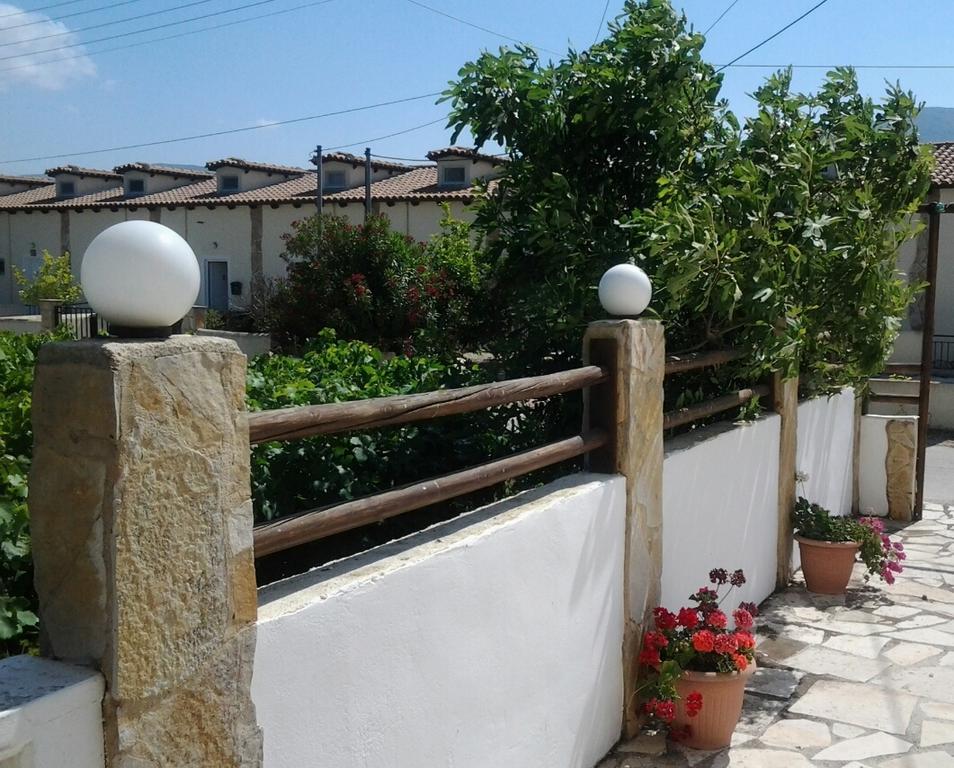 اليكاناس Zantegarden Apartments الغرفة الصورة