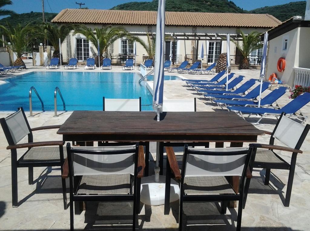 اليكاناس Zantegarden Apartments الغرفة الصورة