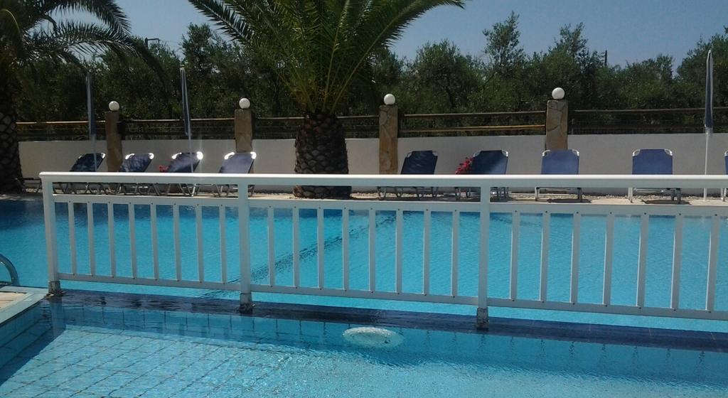 اليكاناس Zantegarden Apartments الغرفة الصورة