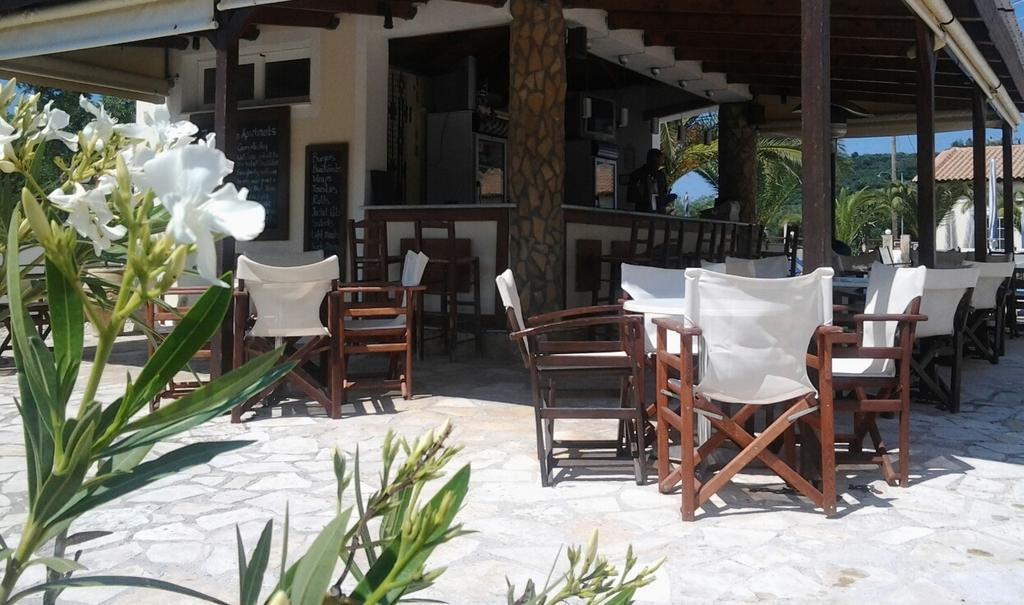اليكاناس Zantegarden Apartments الغرفة الصورة