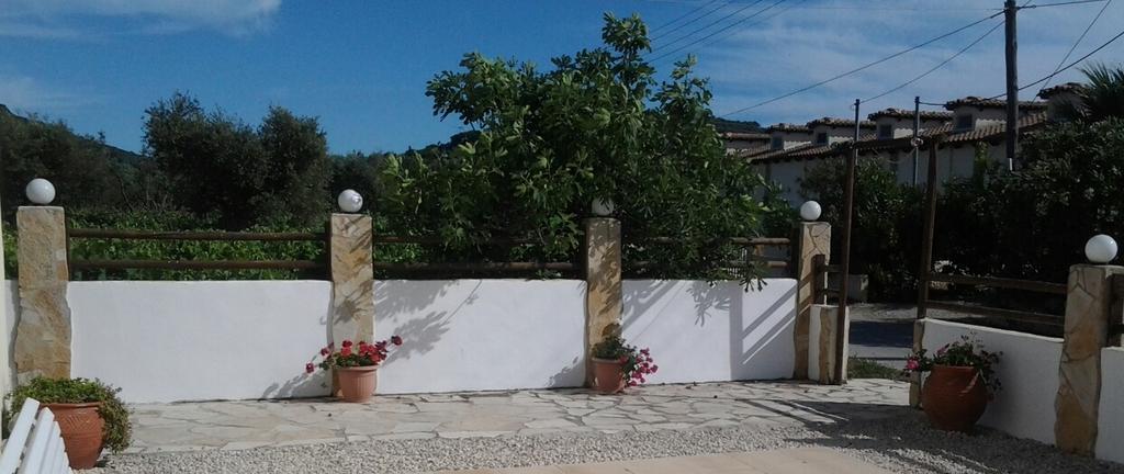 اليكاناس Zantegarden Apartments الغرفة الصورة