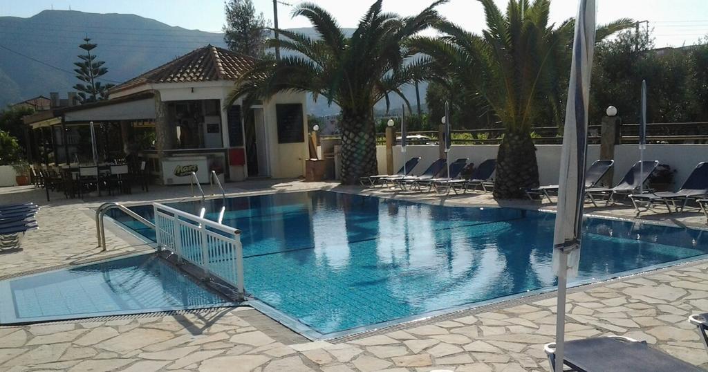 اليكاناس Zantegarden Apartments الغرفة الصورة
