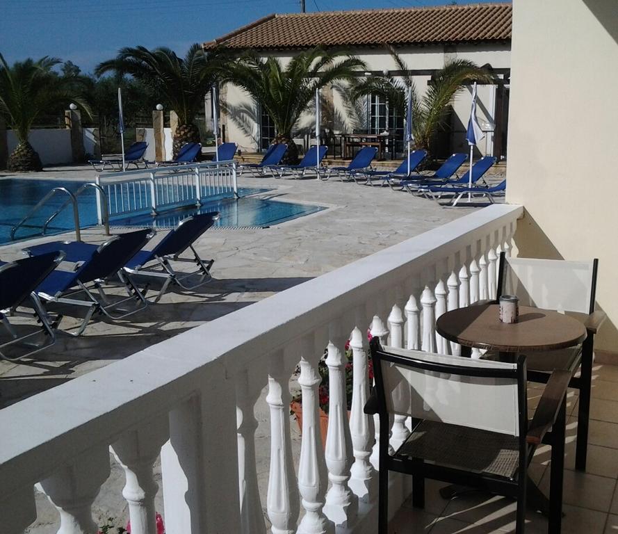 اليكاناس Zantegarden Apartments الغرفة الصورة