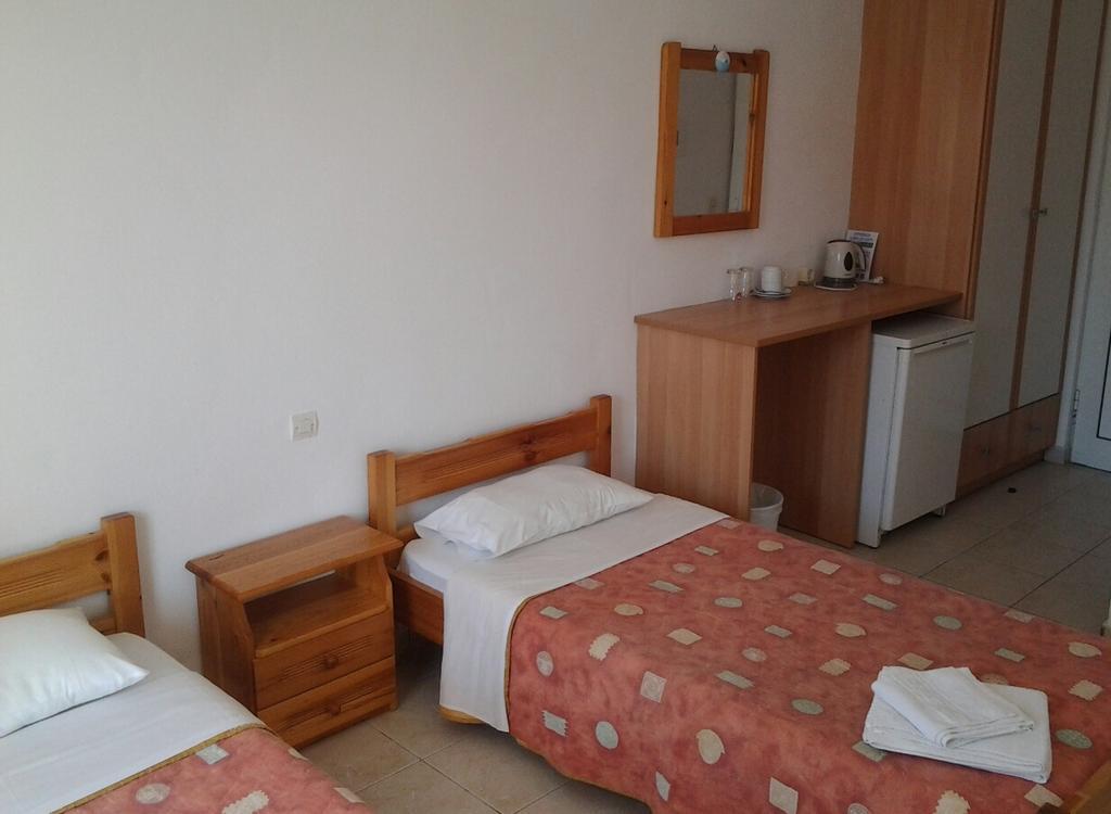 اليكاناس Zantegarden Apartments الغرفة الصورة