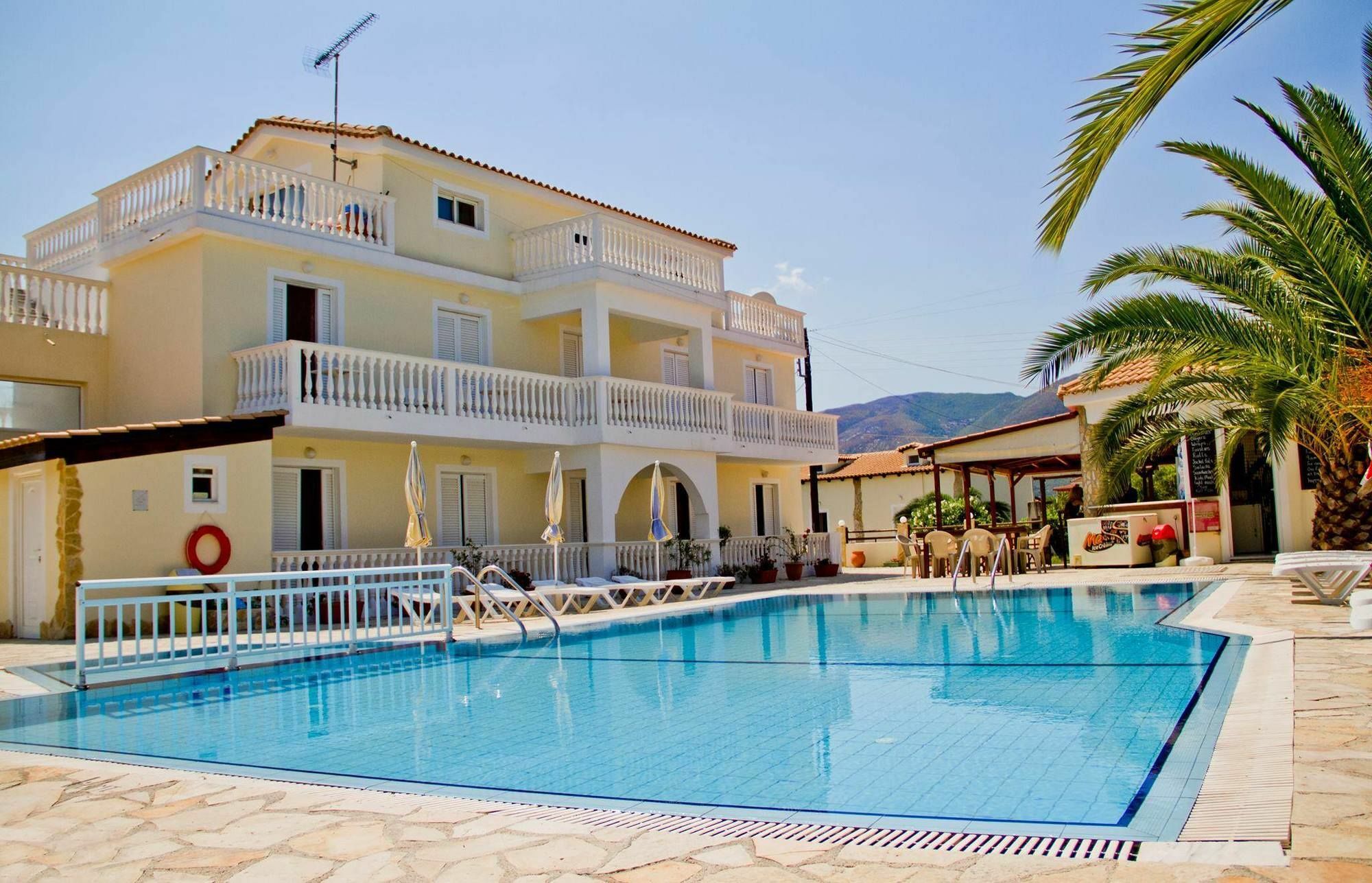 اليكاناس Zantegarden Apartments المظهر الخارجي الصورة